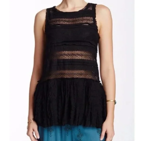 Intimately Free People black pucker lace cami/tank top - Picture 2 of 6